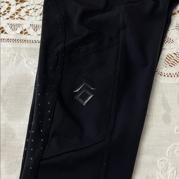 Aztec Diamond youth ages 8-9 full seat leggings - Picture 5 of 7